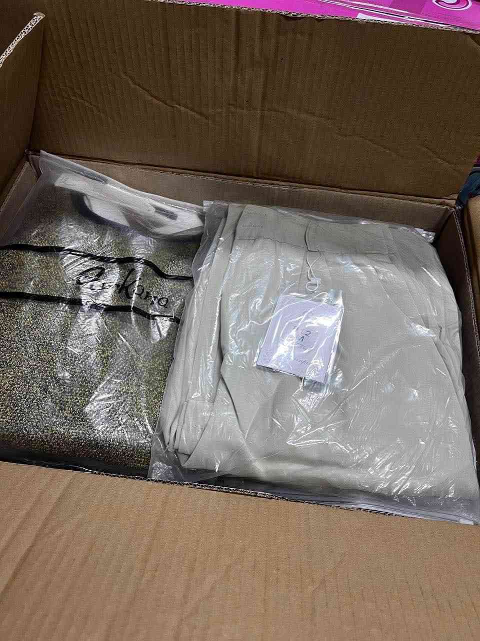 ترا دابيع سعر ارخص من لمخازن ولجملة تصفية محل ملابس تراكات وقطع شلعة كاملة عدد 130 سعر التراك الصيفي او القطعة الشتائي بـ 1500 دينار فقط ( ماعندي توصيل ) مكاني البياع حي تراث هـ واتس *********** بغداد, العراق
