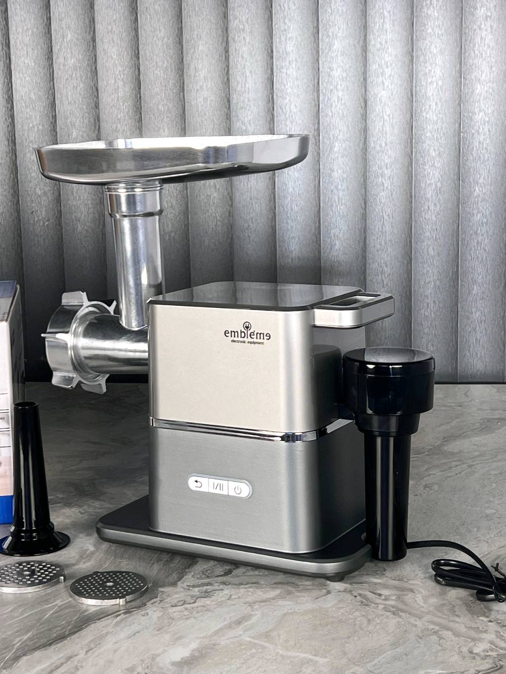 كل جديد وحصري من شركة Embleme 🇩🇪✨
أيتمات منوعة بعناية، بجودة ألمانية وتصميم عصري
نتمنى أن تنال إعجابكم ورضاكم 🤍
إصدار 2026
إبداع مستمر بلا حدود… أداء يعتمد عليه 💪
ضمان حقيقي لمدة سنة من تاريخ الشراء 💯
📩 للحجز والاستفسار: مراسلة خاص الصفحة
📱 أو التواصل عبر واتساب: ***********
🚚 توصيل متوفر إلى جميع محافظات العراق 🇮🇶
New Version 2026 – Innovation Without Limits ✨🇩🇪