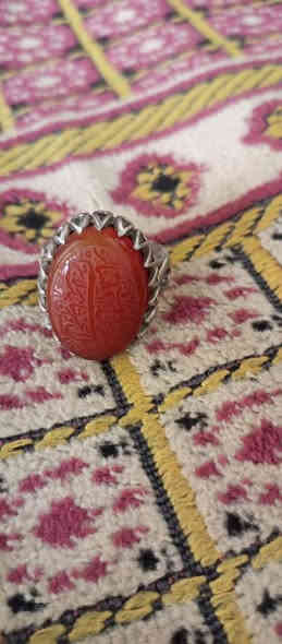 للبيع  سعره ٣٥
وهذا رقم الهاتف  مكلف بنشر ***********
