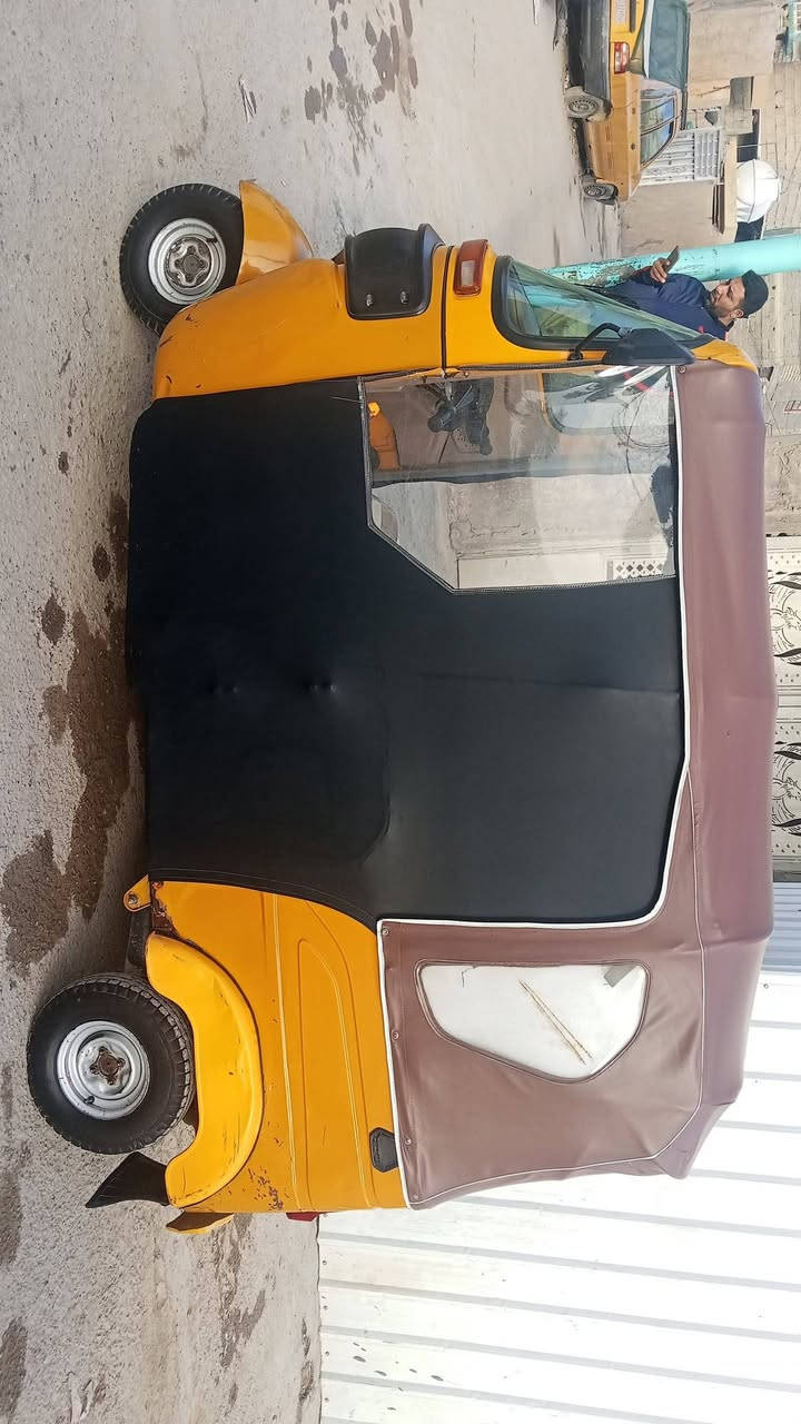 من رخصة الادمن
تكتك لون اصفر موديل 2021 مرقمة وسنوية بيها باقي بس استلام اللوحات العنوان الامين الثانيه قرب الخمسين دار
السعر 7 ملايين ونص وبيها مجال بسيط
***********
