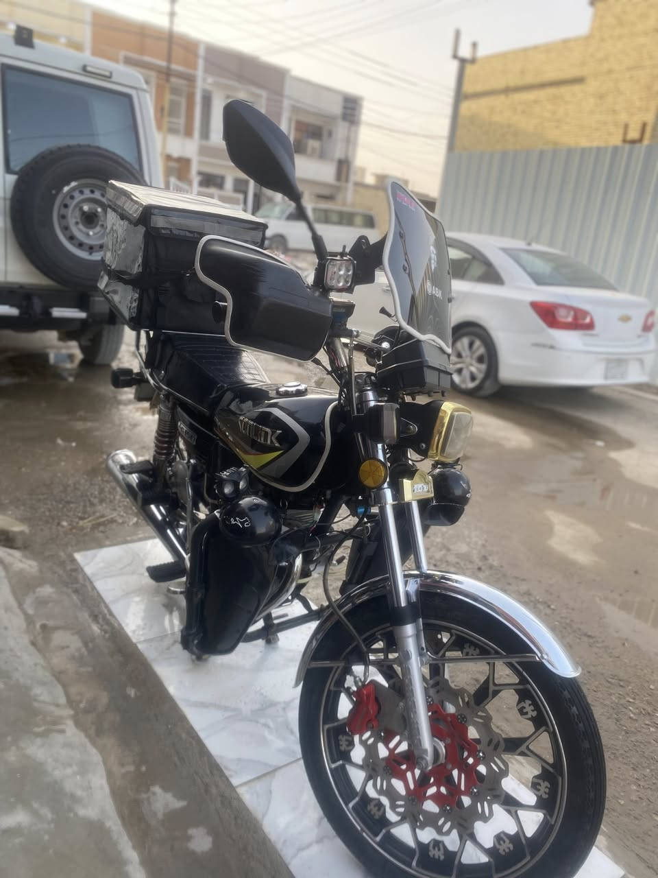 سلام عليكم دراجه ايراني سولنك 5كير مكينه150cc موديل 2024 دراجه خير من الله ربع دينار مذب عليها امانت الله الدراجه مصروف عليها هواي اتاير امامي خلفي جديد بريكات امامي خلفي جديد كهربائيات كلها شغاله كلجها دهن يعني انسه ينكطع عندك كلج والدراجه شوفت عينك بل صور دراجه مال جناي من الاخير ما اتعبك بس توازيت على بيعتها سعرها 800وبيها مجال حك الجيه للاستفسار اتصال على الرقم(***********)عنوان بغداد الدوره ابو دشير
