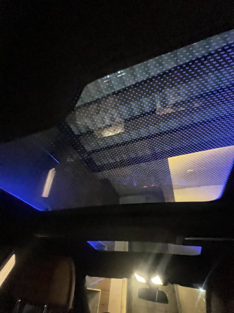 بي ام 740li موديل 2021 فئه اندفجول
وكالة عروش 
كلين كفالة 
فول مواصفات
3 شاشات 
 ايباد 
كشنات تدفئة تبريد
￼￼ بانوراما اضاءة
‏حساسات رادار 
الخروج عن المسار 
مثبت سرعة 
قيادة شبه ذاتية 
ترحيب 
بصمه شاشة ￼ 
المحرك 3.0 لتر توين باور تيربو 
القوة : 375 حصان 
ناقل الحركة: 8 سرعات
نظام الدفع: دفع خلفي 
نظام التعليق: تعليق هوائي(جكات) لراحة فاخرة وثبات عالي 
نظام الصوت : Harman Kardon
ماشية 74 الف KM
الرقم ***********
