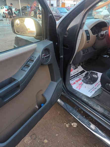 السلام عليكم نيسان اكستيرا ٢٠٠٧وارد امريكي محرك٤٠٠٠ باسمي ضررها الجاملغ الأيمن صبغ فقط والباقي مكفول رقمها بغداد جديد هزه جديده 
للاستفسار *********** 
المكان بغداد المنصور
والسعر/ الاتصال بالرقم
