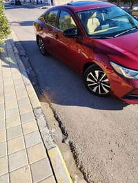 وبركاته للبيع نيسان سنترا موديل ٢٣ وارد أمريكي فول مواصفات ببصمة وفتحه...