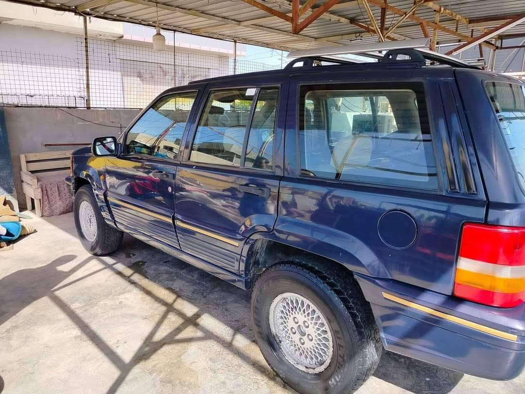 جيب 93 كير ومحرك بطه 2500 سياره جاهزه كير مكينه خير من الله سنويه ساقطه سعر 40 وبيه مجال شرط التحول ***********

