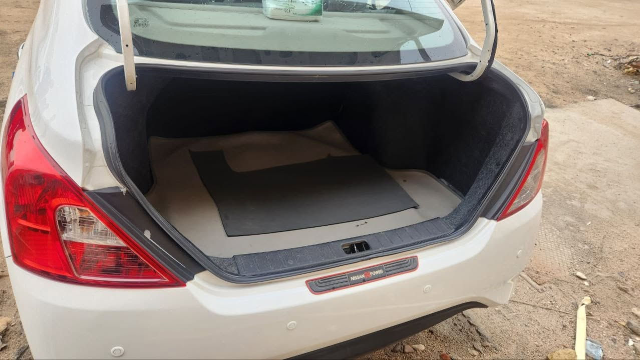 نيسان سني هندي بليته الزركه
موديل ٢٢ ماشيه ٥٨ كليو

بيه بس بارد كما موضح بالصور

السعر ١١٥ وبيه مجال ‭0771 257 6636‬بصره تحسينيه المكان
