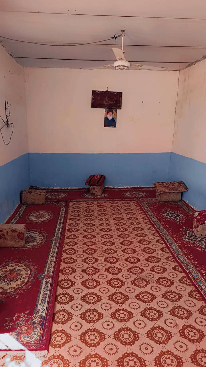 اسلام عليكم بيت النبيع مساحه 4 دونم بيت اربع قرف معه ستقبال بيه بئر ماء وقطاس وكهرباء الموقع كربلاء مدينه الزائرين الحسن المجتبى عمود ١٠٧٠ يبعد عله اشارع العام مسافه قريبه اسعر 20 مليون وبي مجال التواصل ‏‪***********‬‏
