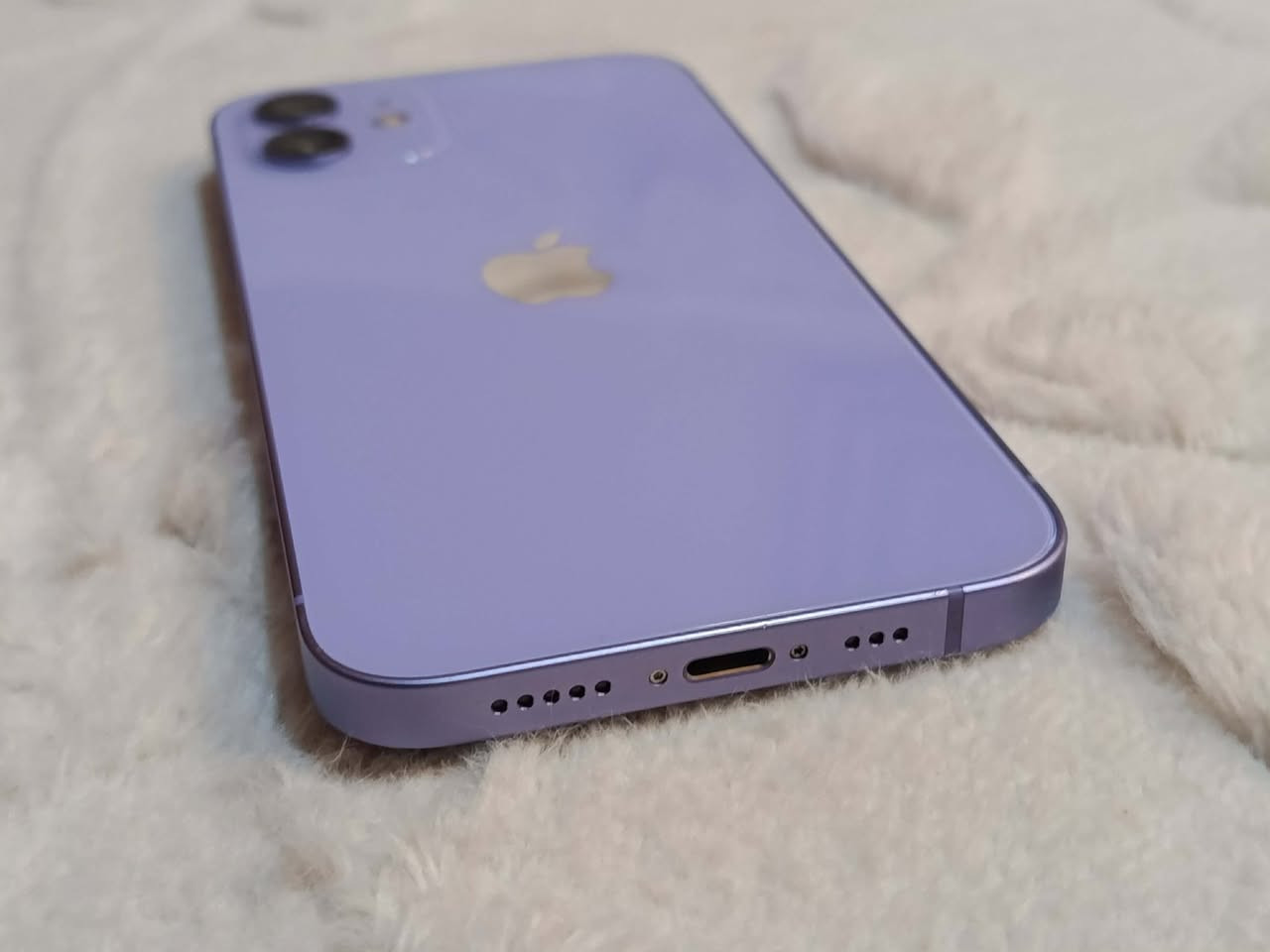 سلام عليكم للبيع / ايفون 12 العادي آخو جديد نضافته 100% جهاز جداً نضيف ما مبدله ولا قطعه كفاله / ذاكرته 256 /و بطاريه 77% جهاز مابي أي صرف كله نورمال
جهاز كله شغال و مابي اي خلل / بدون ملحقات / و السعر 330 الف و بي مجال بسيط / مكاني بغداد العامريه للأتصال *********** بي واتساب
