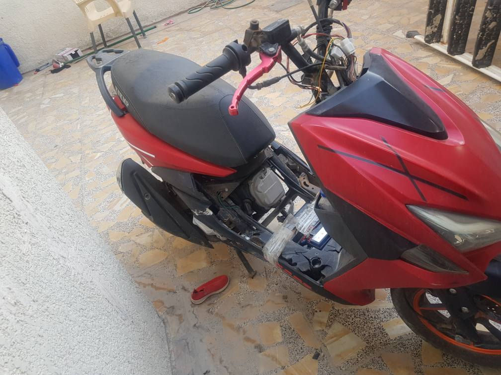 دراجه صيني جديده استعمال قليل ب٢٥٠ وبيها مجال وتدللون 
تواصل ع رقم *********** البصرة, العراق
