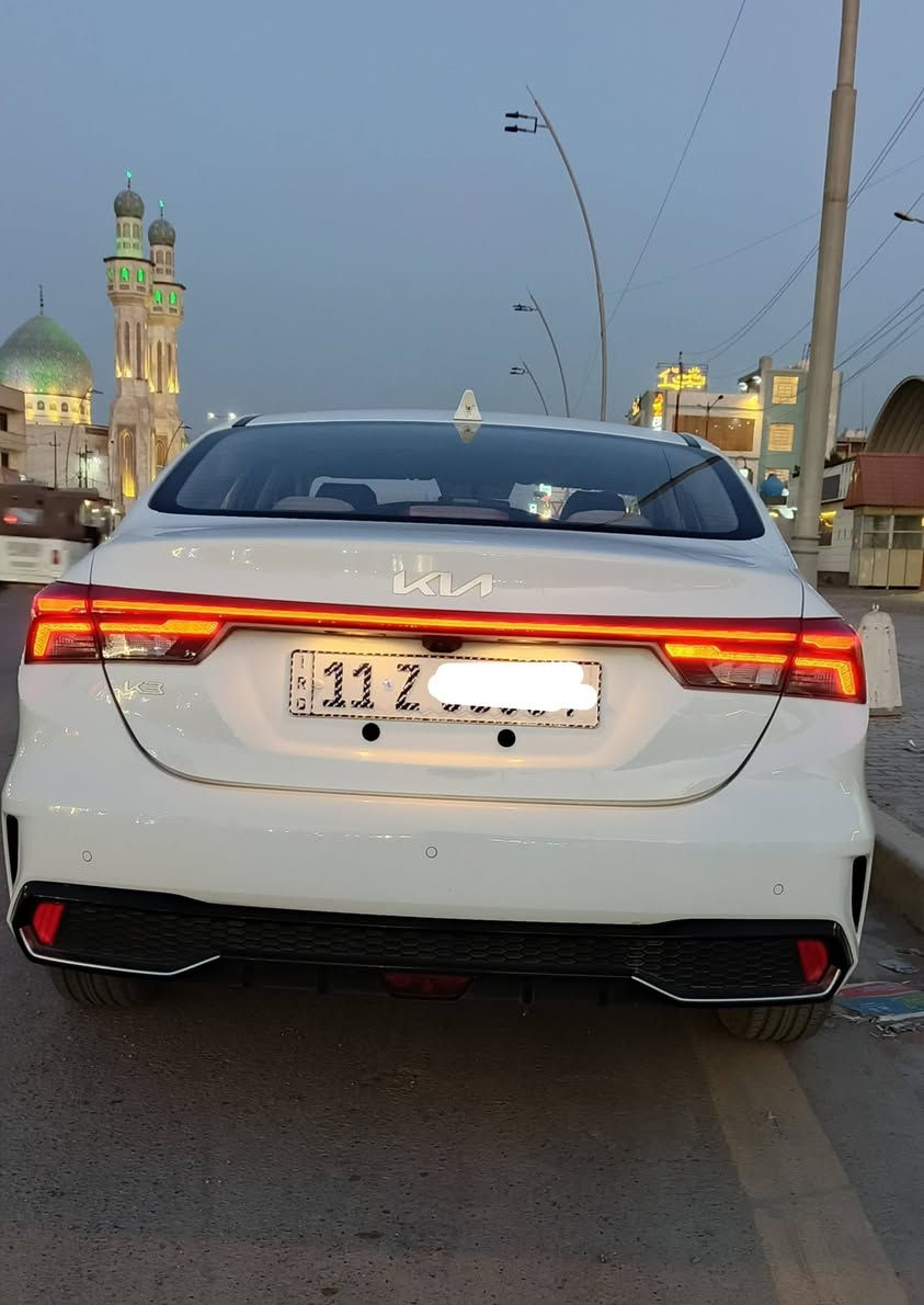 Kia K3 كيا كي٣ رقم بغداد بأسمي موديل  ٢٠٢٤
 ماشيه٢٧ قابل للزيادة 
تفاصيل 
حادث خشم الجاملغ شبر فقط 
 وبنيد مبدل 
بدون شواصي بدون لغود بدون تكم بدون دواخل 
كير مكينه تبريد مكفول 
فول مواصفات بصمه
 فتحة تحكم ستيرن شاشه كار بلي
تخم تاير 
تغليف كشنات كامل اصلي 
مكاني بغداد  العبيدي 
السعر 127 ورقه  مجال قليل جدآ
***********
