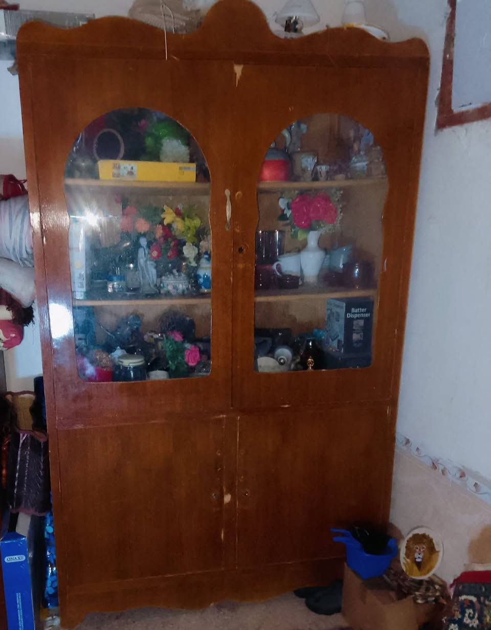 السلام عليكم ورحمة الله وبركاته
للبيع كنتور ابو اربعه خانات نظيف جدا تسكام ثقيل صبغ حراري 

بوفيه اربع خانات تسكام صاج كبس نرماده شريطيه 

معرض كنتوري اربعه خانات مخزن + معرض جام.  

كل الأخشاب نظيفه ونجارة متعوب عليها. 

مكاني سوق الشيوخ.  الشراي يراسلني   يأخذ صوره للحاجه وراسلني 

***********. متوفر وات ساب
