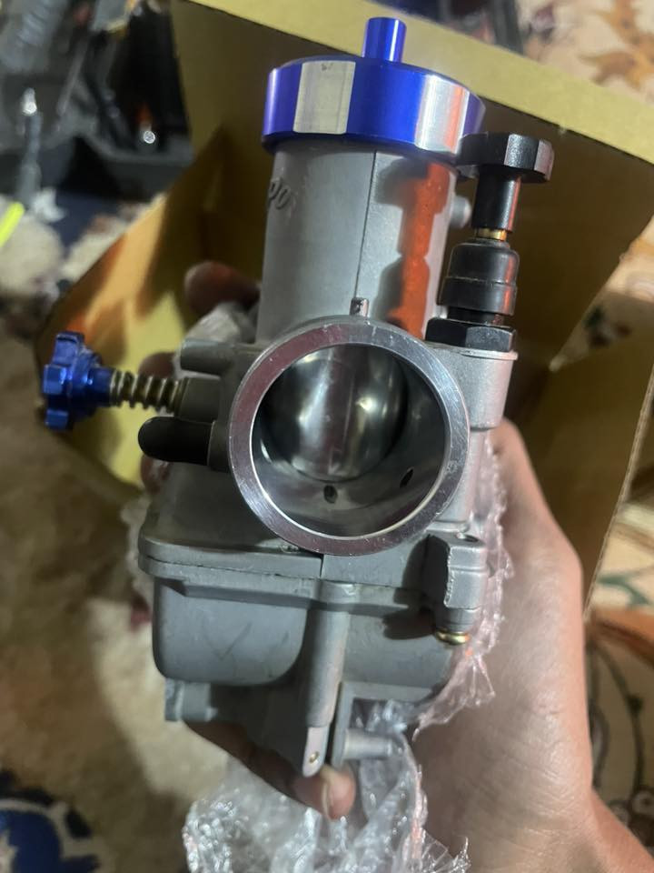 سلام عليكم كابريتر قفاز حجم(28)
ترهم على جميع دراجات بوش رياضيه فقط ماتشتغل عل بلاديه وياه ملحقاته كامله واير سكليتر مالته رايده ب٣٠قفل
***********
