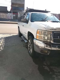 شوفر 2012رقم انكليزي بسمي مكينه6سلندر 07708403251