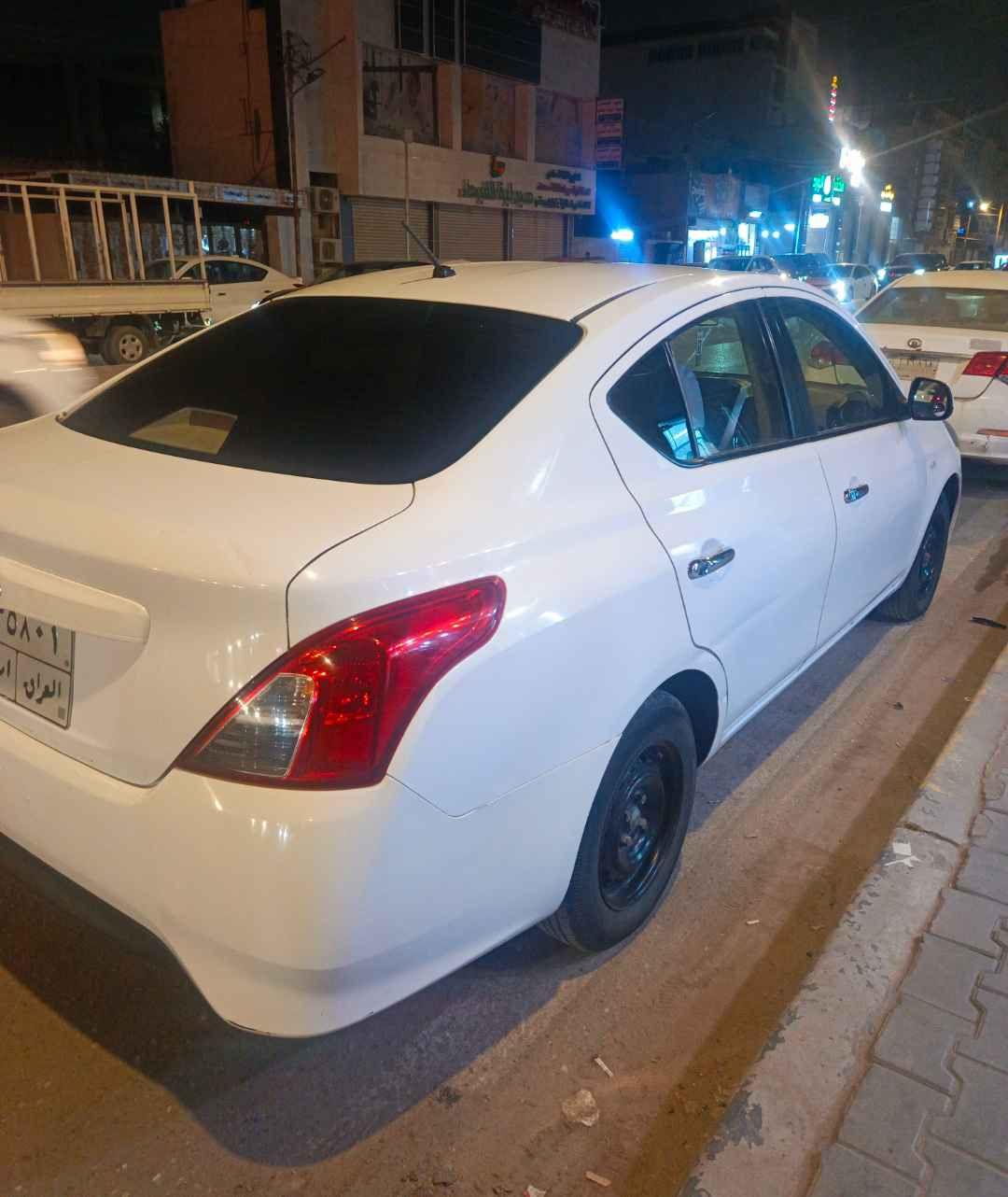 نيسان صني مديل٢٠١٧ سنويه منتهيه بدي مامكفول بيها بارد سعرها ٨٥ بيها مجال حداديه جديده تايرات جدد لايت ثلجي سياره حلوة ونضيفه  عنوان بصره بريهه للبيع هذا رقمي *********** البصرة, العراق
