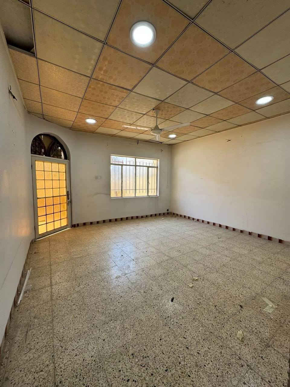 دار للبيع 
الموقع : حي البلديات ( قرب جامع السليمان )
المساحة : 200 متر
الواجهه : 10 متر
الاتجاه : شروق تام
طابق واحد : غرفة نوم وهول واستقبال ومطبخ وصحيات
فرع صبة
نستقبل عروضاتكم في اغلب مناطق الجانب الايسر
للاستفسار مراجعة مكتب ترف للاستثمار العقاري TARAF 

***********
***********
