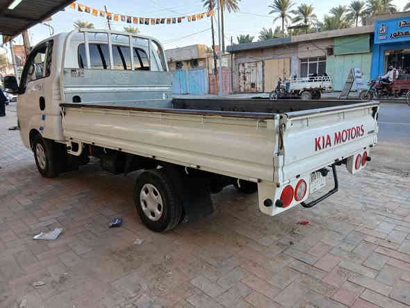 كيا للبيع ٢٠١٤ رقم بغداد سياره بلاديه كير محرك مكفول السعر ١٠٨ العنوان بغداد الطارميه الهاتف ***********
***********
