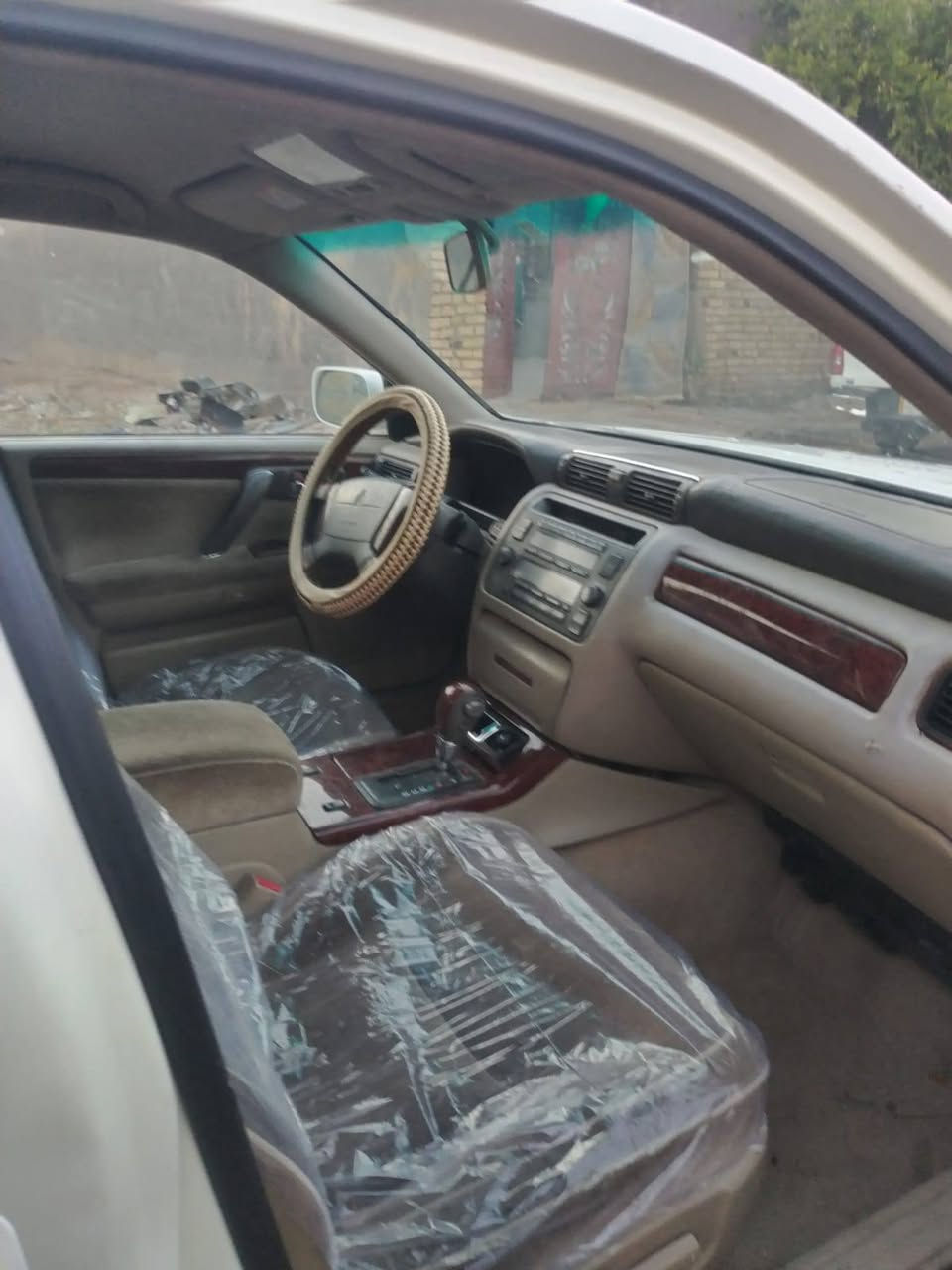 ملكة دوات دوات  متؤمة رقم وسنويه طبق شاصي شمالي موديل 2003كصة جنطة محرك دي فور الجبير  دكمتين  
 كير محرك كفاله حداديه صدر كله جديدد  تخم تاير
 تبريد ثلج تدفئه مانقصه شي سياره جاهزه
 العنوان ميسان سعر 30 وبيها مجال لشراي يتصل ***********
