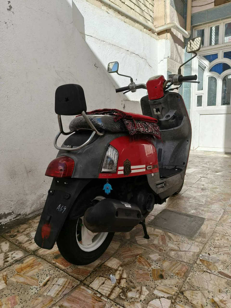 سلام عليكم بوليسي للبيع دراجه ما عايزها برغي ما مفتوح بلاد كهربائيات كلها شغاله العنوان نجف  شارع المطحنه السعر 750 الشراي يتصل على الرقم ***********
