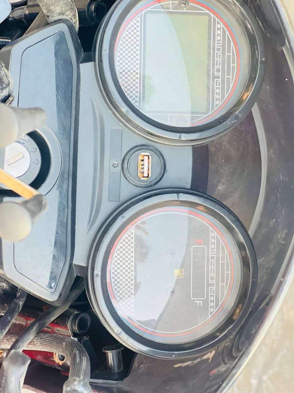 بوكسر جبلي 21 طالعه 22  رقم وسنويه بغداد دراجه نظيفه بشكل احلا من الصوره مكينه مجفته مره وحده تجفيت شركه كفاله لاتنقيص لا تبخير لاصوت كلجات لايت زنون  جدد السعر 1600 العنون بغداد السيديه قرب تقاطع الدرويش ***********/***********

