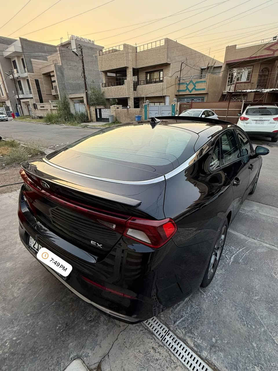 السلام وعليكم
للبيع k5 Ex 2021 فول مواصفات
لون اسود 
ماشية٧٦٠٠٠ميل
رقم سليمانية الجديد
محرك 1600تيربو

المواصفات:
- بصمة تشغيل
- تشغيل عن بعد
- شحن هاتف لاسلكي
- قيادة ذاتية على الخطوط السريعة
- هندبريك بصمة
- سقف أسود بانوراما
- مثبت سرعة
- مرايا قلاب عند الرجوع
- نظام صوت Bose
- حساس إطارات
- بك لايت لد
- شاشة كبيرة كار بلي
- كامرة دوارة 
-قطعتين تبريد 
-تبريد مناخين منفصل
-حساسات خلفية
- كشنات حار وبارد
- شاشة أعطال
- ويل كروم لونين
- رادارات جانبية
- مراقبة النقطة العمياء
- جنطة ذكية عند الاقتراب مع ترحيب
- إشارات بالمرايا
- كشنات جلد أبيض ملكي
-بطاين بوب صاج 
-انارة محيطية
- كراسي أمامية كهربائية
- لايتات عدسات زنون
-لدات امامية
- أنظمة قيادة Eco / Sport / Smart / Normal
- تحكم كامل بالستيرن
- كير أوتو وعادي
- أوتو بريك
-دشبول صاج
-منافذ طاقة
-منافذ USB
-سبير منازل

السيارة جاهزة بدون نقص 
محرك كير كفالة تبريد ثلج
السيارة بيهة صبغ فقط بنيد 
بدون ايرباك ودواخل شرط الفحص
اي استفسار تعال خاص او اتصل 
***********
عنوان بغداد حي الخضراء
