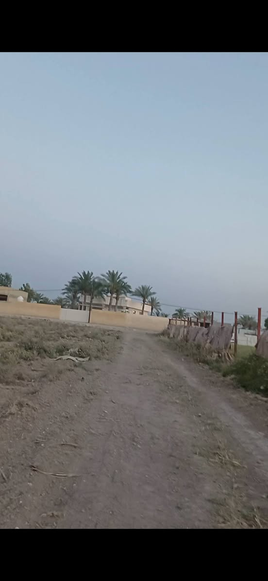 متوفر نص دونم مساحه 1250 متر بغداد  سلاميات قبل معمل السفنج شارع تبليط مكان مميز جدا رايد مراوس بيت في زراعي الشعله هاتف للتواصل ***********
