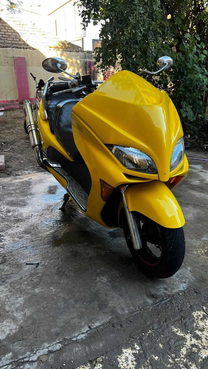 فورزه 09كرستال 7كير 4تحويلات دراجة مال رمبه نازلة من علاوي الباش صالنصة رياضي دبلات كجات تخم تاير جديد بيها دشبول رياضي وجه بومه سبايدر خلفي ستيد بريك شغال دراجة احلا من صور ومكفوله كفاله عامه ممشة دراجة 44الف حقيقي للبيع سعر مليون و350وبيها مجال قليل مكاني ديالى بعقوبه ***********
