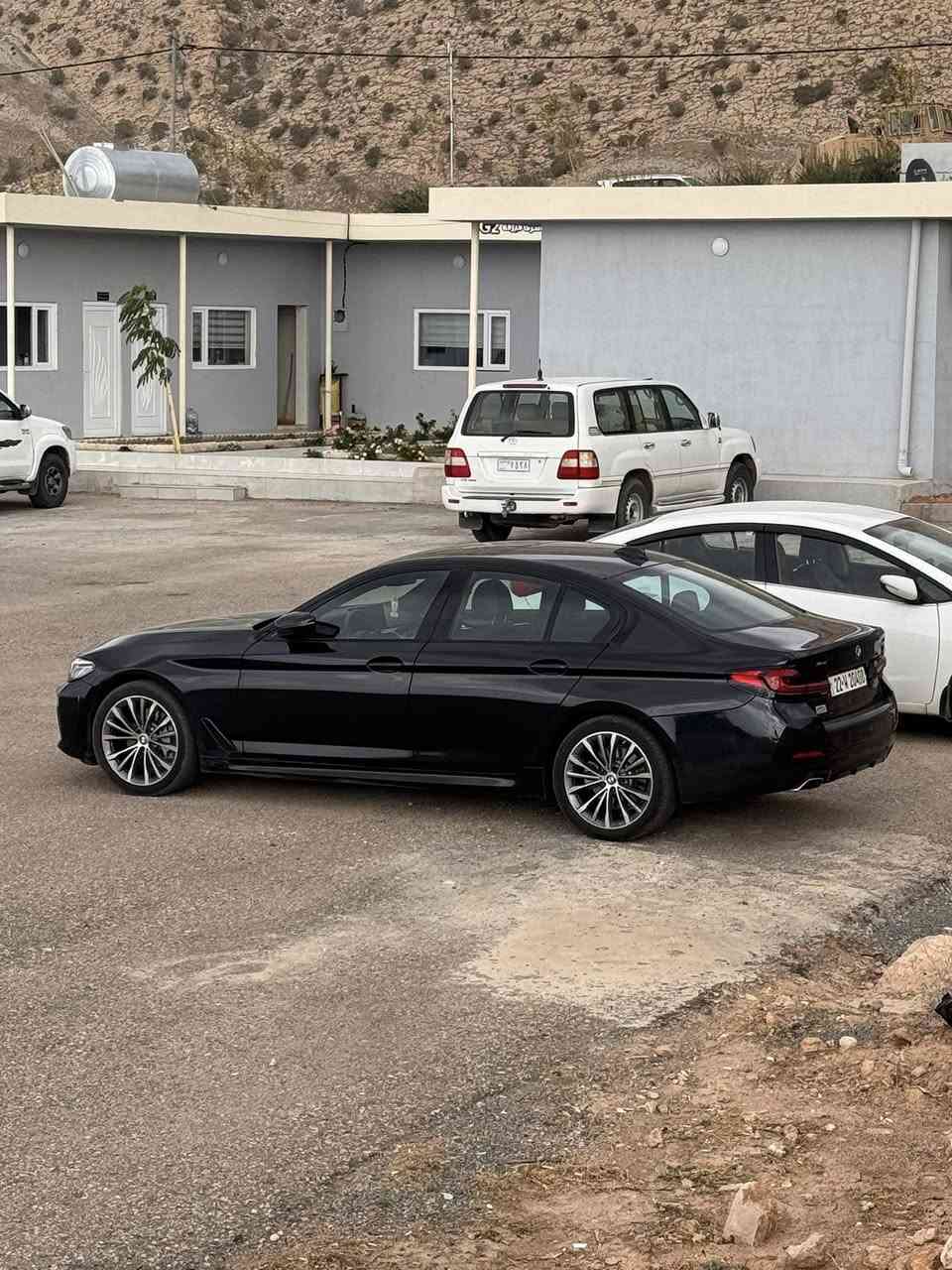 للبيع موديل ٢٣  bmw 5 
دبل سویچ 
ماشي ١٩ الف ميل 
بسمي سنوية
سماعات هارمن
صندوق يفتح حساس رجل 
Xدرايف

صبغه ٣ قطع  بابين سكن جملغ خلفي 
بدون دواخل  قطع بخ جاملغ سايق 
كشن هيتر استيرن هيتر 
بچم‌ و خلف کبس لایتات بلاد
صور الضرر موضح بصور 👇⬇️
سعر ۳۳٥ 
***********
