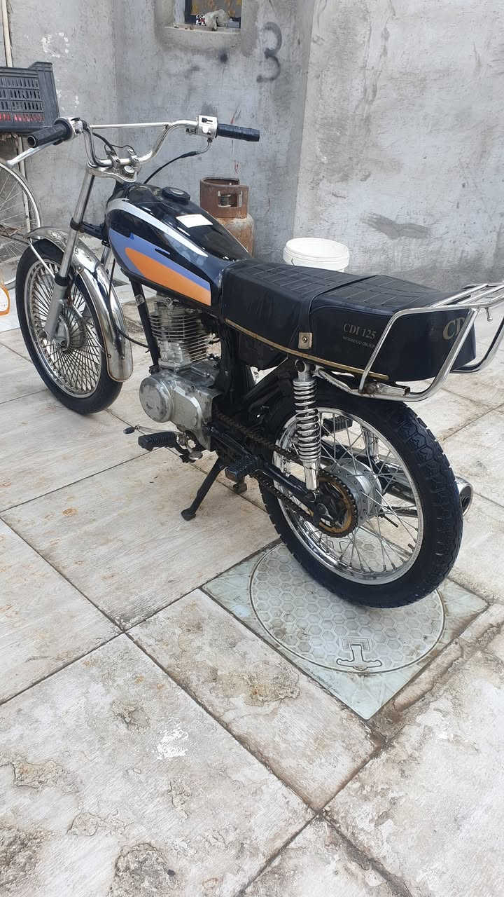 السلام عليكم دراجه ايراني( ادوات ) نظافتها مثل ماشوفون مال شغل ماتوكفك سعر 300 وبيها مجال بشارع عنواني البصره تنومه رقمي ***********
