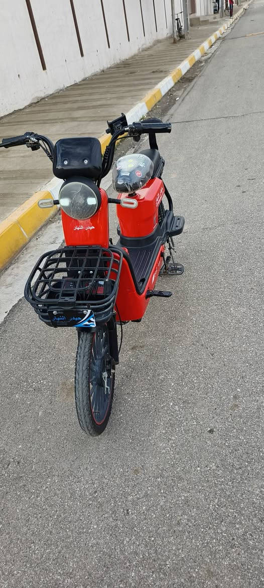 السلام عليكم
دراجه حجم 20
شغاله ونضيفه شركه حيدر النيار 
بطاريات 5 بل شرط 
لايت بگ لايت
اشاير هورن كله شغال 
بلوتوث شغال 
سويج 2 بصمه 2
شاحنه بلاديه نضيفه 
سعر 275 
رقم ***********
