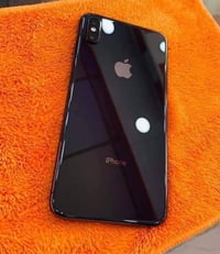 آيفون XS ماكس • مقفل شركة • سعر مناسب