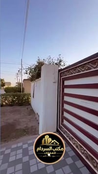 دار للبيع في حي الجامعه  مساحة الدار 300 متر.   10*30 مكون الدار من طا...