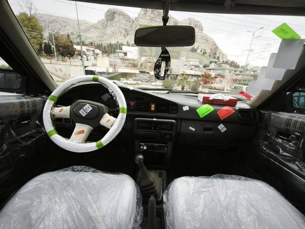 گۆڕینەوە ناکەم تەنهــــا فرۆشتن 
خوار سعری هەموو بازاڕ تەنها 28 گڵا 

مازدای 626
مەکینەی 8وبەخ  گێڕ عادی  ئاڕمی پلاستیکی  سلێمانــــی  
مووس  و بڕاوە  و ئەوەلیات  بەشەرت
،گێڕ و مەکینە و تەقەوڕەقە و خایسی بەشەرت 
سەیارەکە تنوتۆڵ و بێ کێشەیە و چوار تایەی لۆکی لەبنـــە ،ویلی سۆپەر 
کامل جوانکاری کراوە 
وەرگەڕان و بڕانەوە بەشەرت 
دوای کەپسە پێشی قرچێکی هەیە باقی لە دەعامی بۆ دەعامی بەشەرت 

مشتەریت تەلەفوون بکە ***********
سعری 28 گڵا
شوێن /سەیدسادق حلبجة, السليمانية
