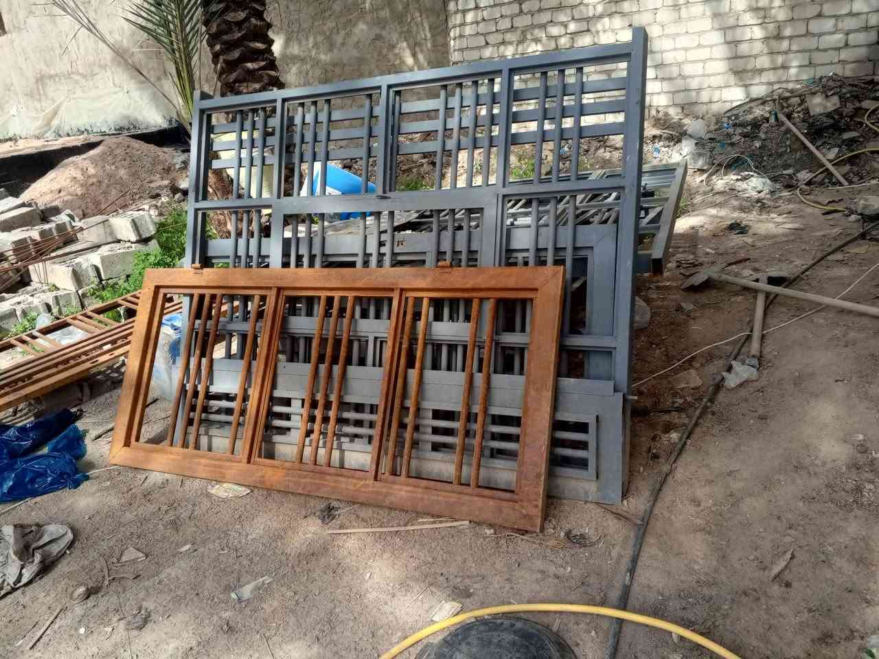 باب طلاكة وربع ارتفاع 270 وشباك متر ونص بارتفاع 2متر
*********** واتساب أو تفضل خاص
