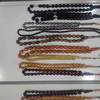 عندي ٩ سبح بيهن كهرب وبيهن سندلس الماني وفاترون وبيهن يسر ابيعهن شلعه ...