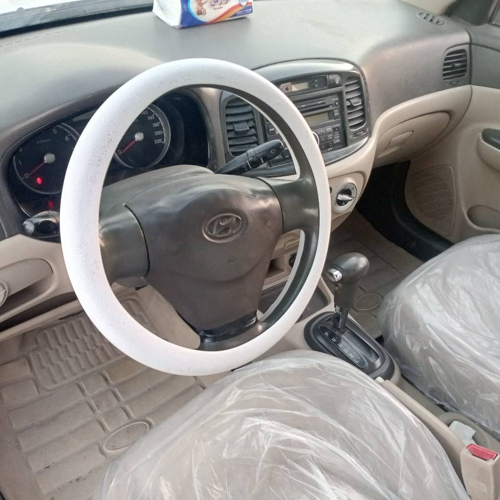 سلام عليكم بيع فقط مستعجل عل بيع
هونداي اكسنت 2011 رقم اربيل محرك ١٦٠٠ اصل خليجي السياره كفالة عامه ماعدا بارد قليل شرط لا صبغ ولا تبديل
جاهزه من كلشي تبريد مكينه كير حداديه 
السعر ٩٢ وبيه مجال للشراي 
مكان السياره كوفه حي ميثم التمار 
رقم الهاتف *********** النجف, العراق
