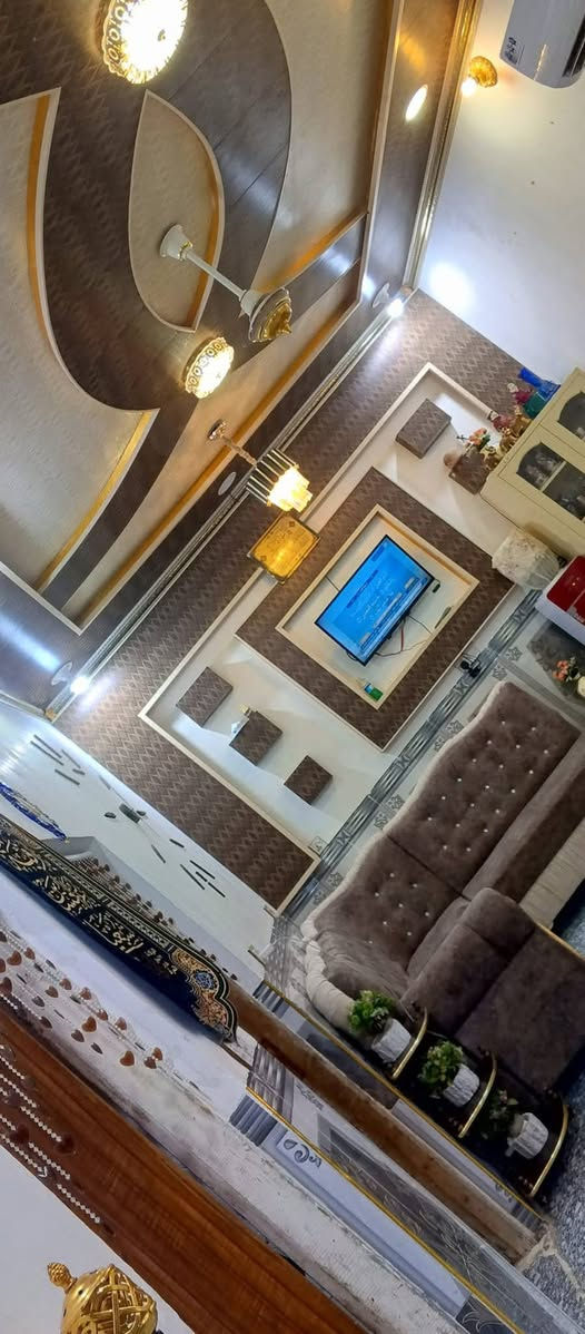 *السلام عليكم بيت للبيع وره الملعب القديم رميثه بلسايدين قبل الشارع الاخير ثاني بيت عليسره بي غرفتين وهول ومطبخ وطارمه وبراني وصحيات داخل وخارج وممرات داير البيت المساحه 200متر عگاده نص طابوگ ونص بلوك داخل خدمات شارع مقرنص وتبليط سند 25السعر 65وبي مجال بسيط للشراي*


**إذا كنت صاحب هذا الإعلان وتريد حذفه لأي سبب، رجاءا أرسل رسالة إلى الدعم الفني**