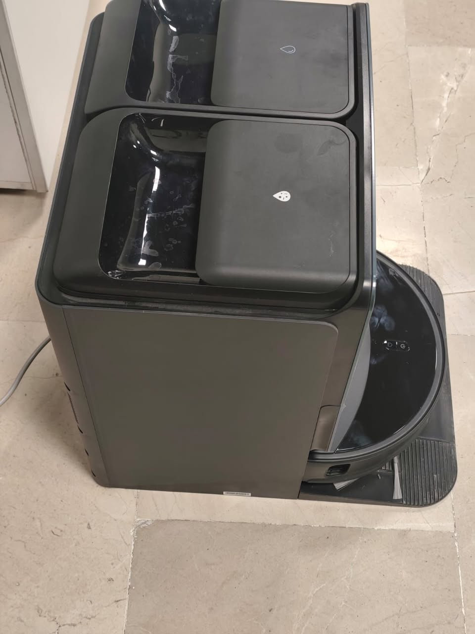 ساروس 10 R كنس مسح تفريق تلقائي وصول للزوايه كامره قوه شفط 22000 باسكال 
واتساب ***********
