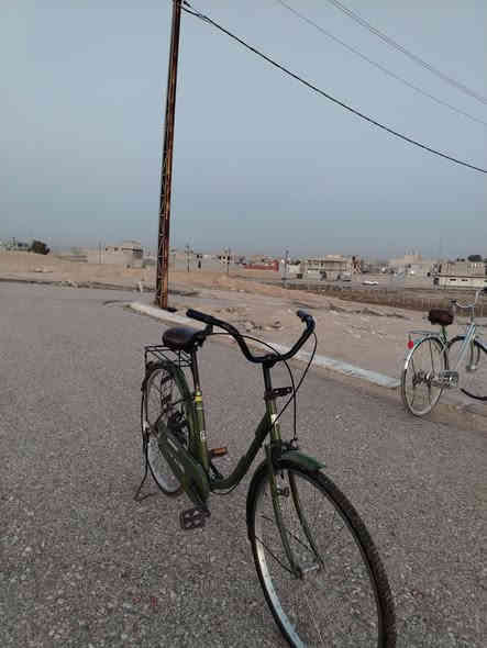 سلام عليكم  بيسكل للبيع او مراوسه لزن زيتوني المرغوب بيسكل نضيف احلا من الصوره السعر 60 وبيها مجال للطيبين  بيسكل حلوه وكدام العين للستفسار الرقم *********** وبيها واتساب او مراسله خاص
