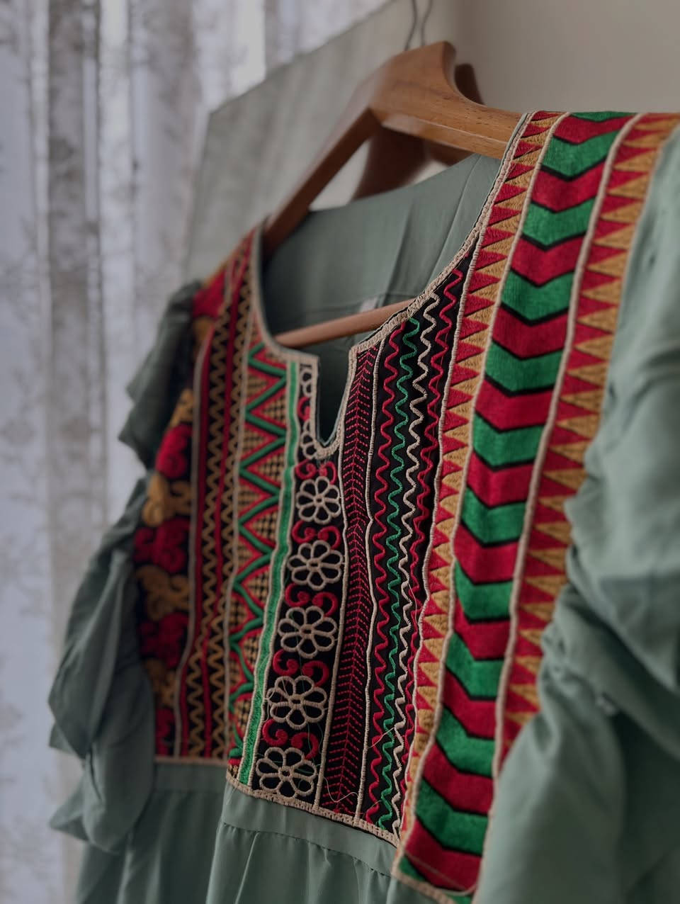 شلحة رمضانية متوفرة بالالوان ( ابيض، وردي،فستقي )بسعر 15 الف.     🌙⭐️


**إذا كنت صاحب هذا الإعلان وتريد حذفه لأي سبب، رجاءا أرسل رسالة إلى الدعم الفني**