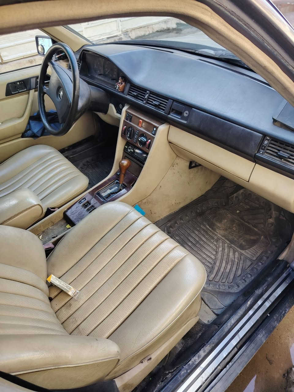 مرسدس دب ١٩٩١ بلادي محرك عنكبوت قواعد لدبلات بلادي تبريد شغال غرفه نضيفه تايرات جديد باتري جديد راديتر جديد دسكات جديد اذاين محرك جديد مكاني بغداد او ديوانيه رقمه انبار انكليزي سنويه جديده بسمي سعره ٥٥ وبي مجال بسيط ***********
