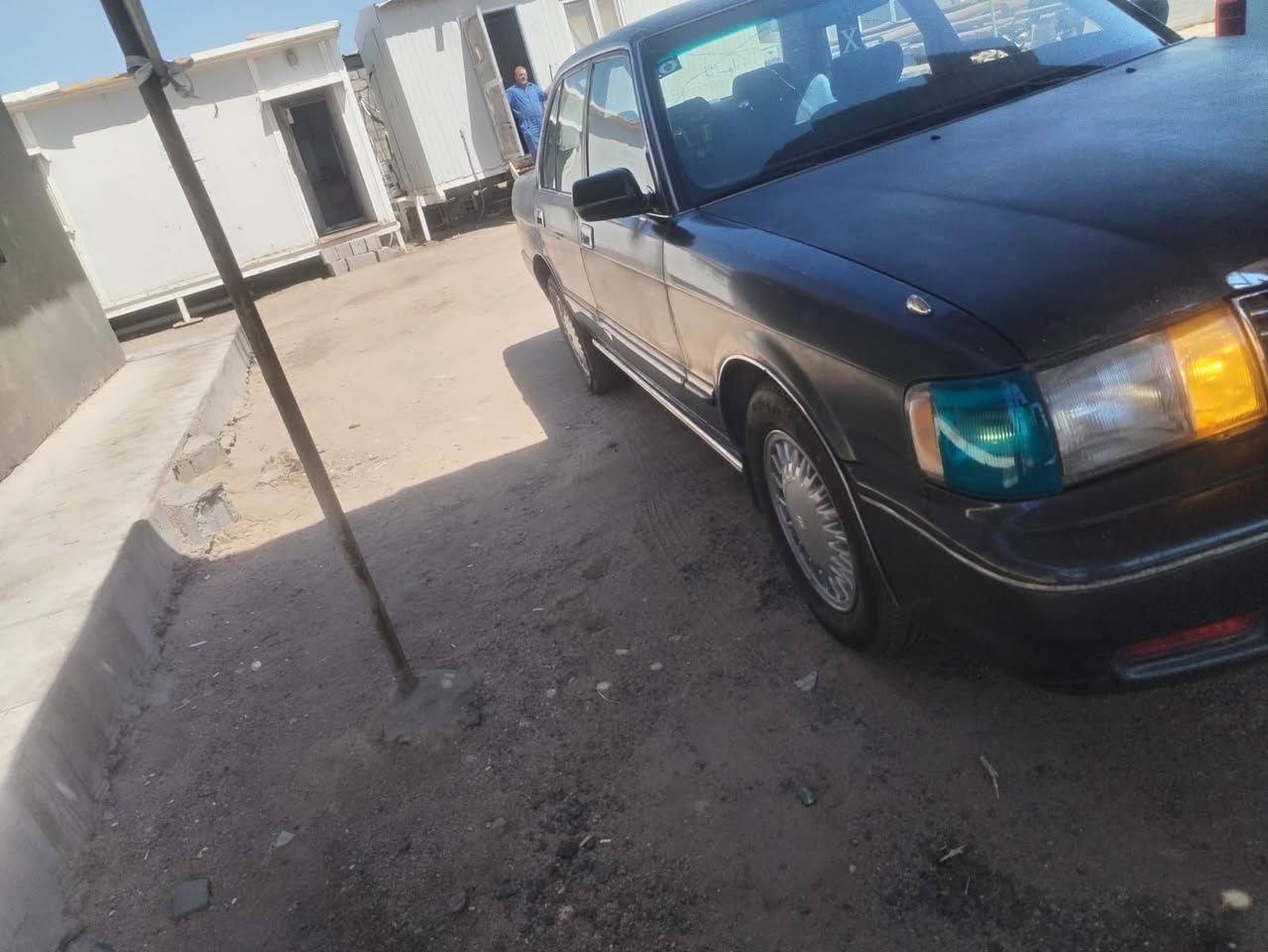 كراون ارنب ايسر بلاد 
ممديل 1993 اكسن 3قطع 
مكفوله من النقل والكص وصبغ 
تبريد ثلج  🥶
حداده تخم تاير 
دواخل وبطاين كله جديد ارضيه جلد 
السعر 60 وبيها مجال للشراي رقم الاتصال *********** العنوان البصره الرميله الشماليه
