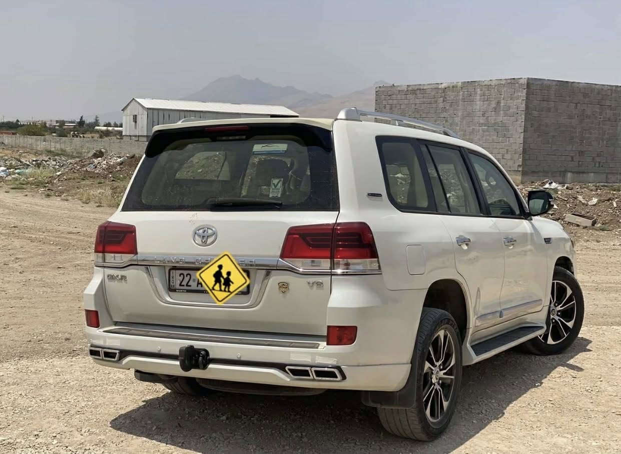 بۆ فرۆشتن toyota land cruiser 

پێشەکی 

٢ بستی بۆیاخی هەیە لە دواوە هیچی نیە 

ئیرباگ بە شەرت  ناو گرتن بە شەرت 

فولل
2018 GXR 

110 هەزار رۆشتوە

هەشت پستۆن یانی V8 : 4.6

گیر و مەکینە بە شەرت

ناونیشان سلیمانی  

سعر ٥١٠ 💸
***********📞
***********📞
