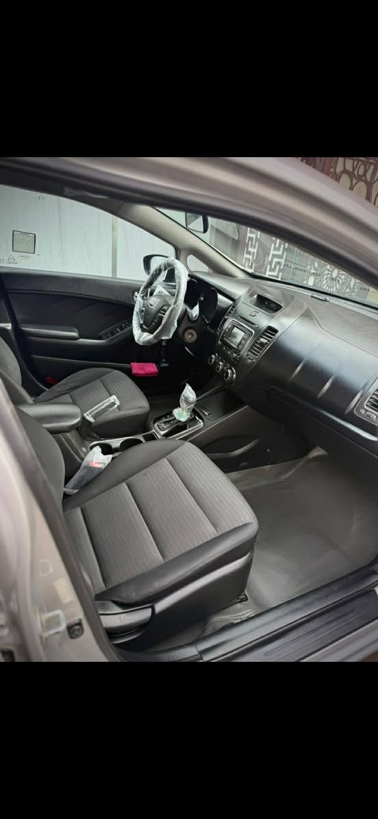 فورتي 17 رقم بغداد شبه مميز81919سنويه جديده السياره بيها قطعه وحده فقط جديده وجاهزه ايربك سليم للاخير بجم كبس السياره صافية مكانها بغداد المحمودية السعر 122 اتصل ع الرقم ***********بي واتساب
