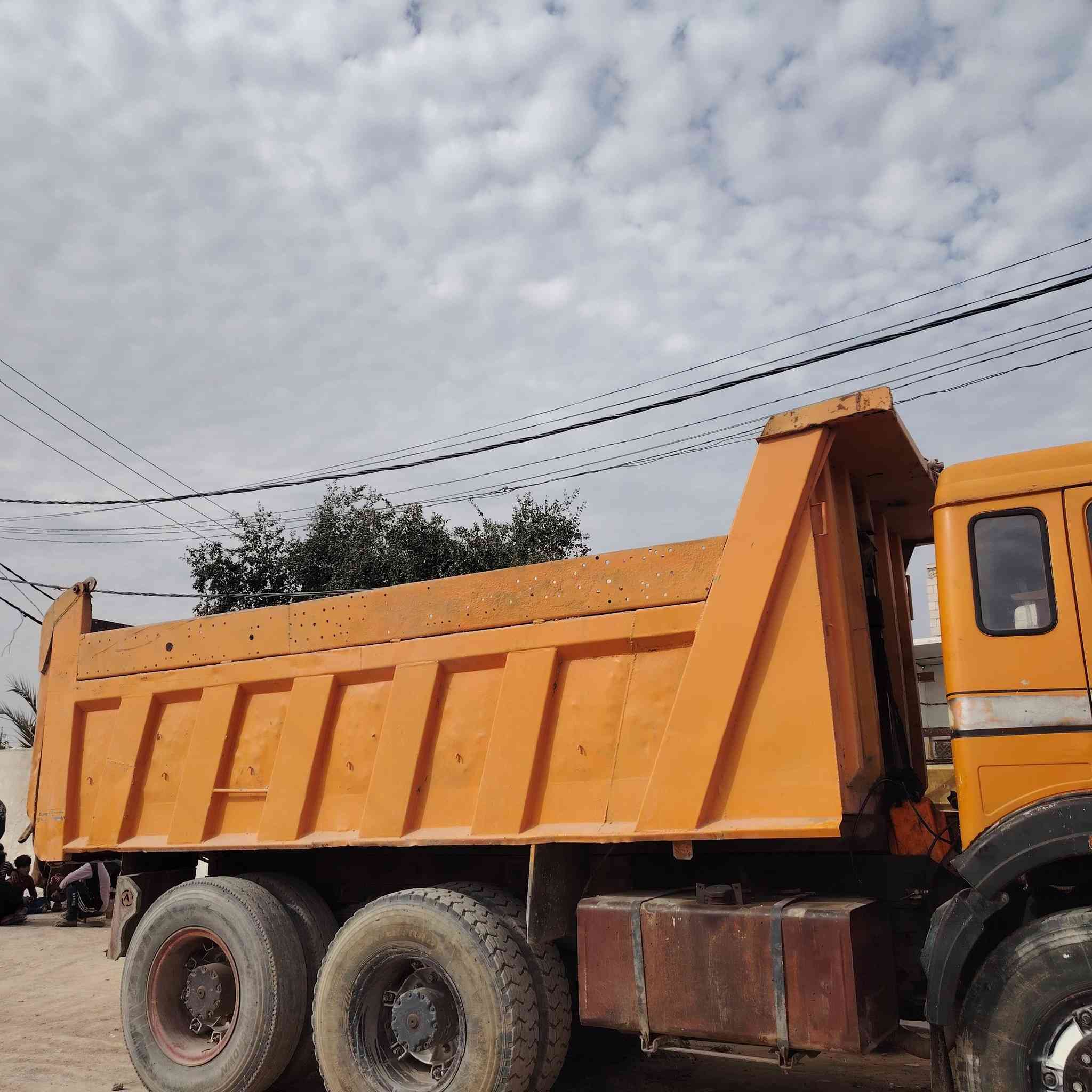 بدي للبيع طوله (5/5 س) سعر 20ورقه/***********
