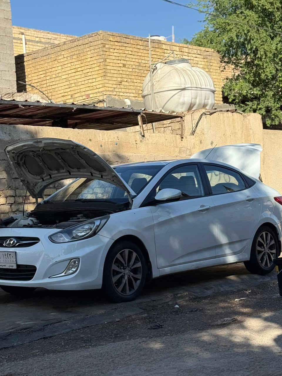 اسلام عليكم اكسنت للبيع موديل 2015 خليجي محرك 1600 قطرتين فول مواصفات  فتحه اشاير بل المري تحكم ستيرن جهتين نضام ايكو  شاشه ماشيه السياره 144تخم تاير جديد  دوشمه جديده  محرك وكير مكفولات  والشراي هاذه رقمي *********** مكاني العماره
