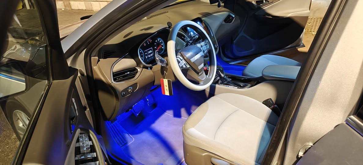 السلام عليكم 
ماليبو 21 معوقين 
حادثه خشم بنيد شوي من جاملغ حادث سطحي وصندوك مبدل من امريكا 
ماشيه 120 الف كيلو 
مواصفات lt 
125 بيها مجال رايد مراوس ويا ترافولس 12 لو 13 خليجي 
***********
مكاني بصرة
