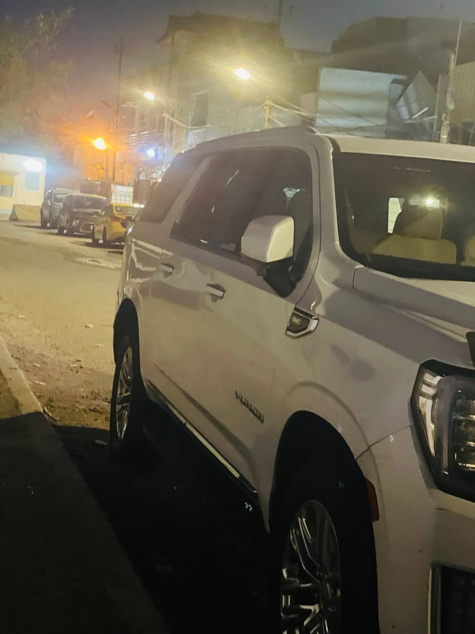 سلام عليكم
☑️ جمسي 2021
☑️وارد امريكي
☑️ حادث جاملغ خلفي  
☑️سياره فول 
☑️سياره حلوة 
☑️سعر سياره 39$
☑️ بيها مجال ***********
☑️مكان سياره بغداد
