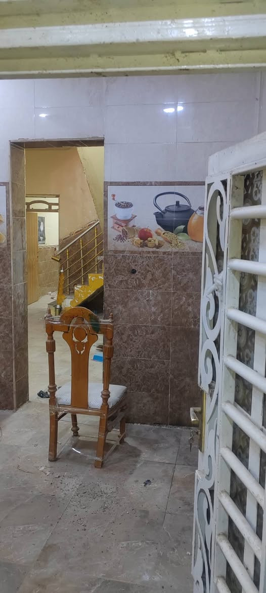 السلام عليكم بيت طابقين بناءحديث للايجار في الشيشان الثانيه للاستفسار الاتصال على الرقم *********** او واتساب
