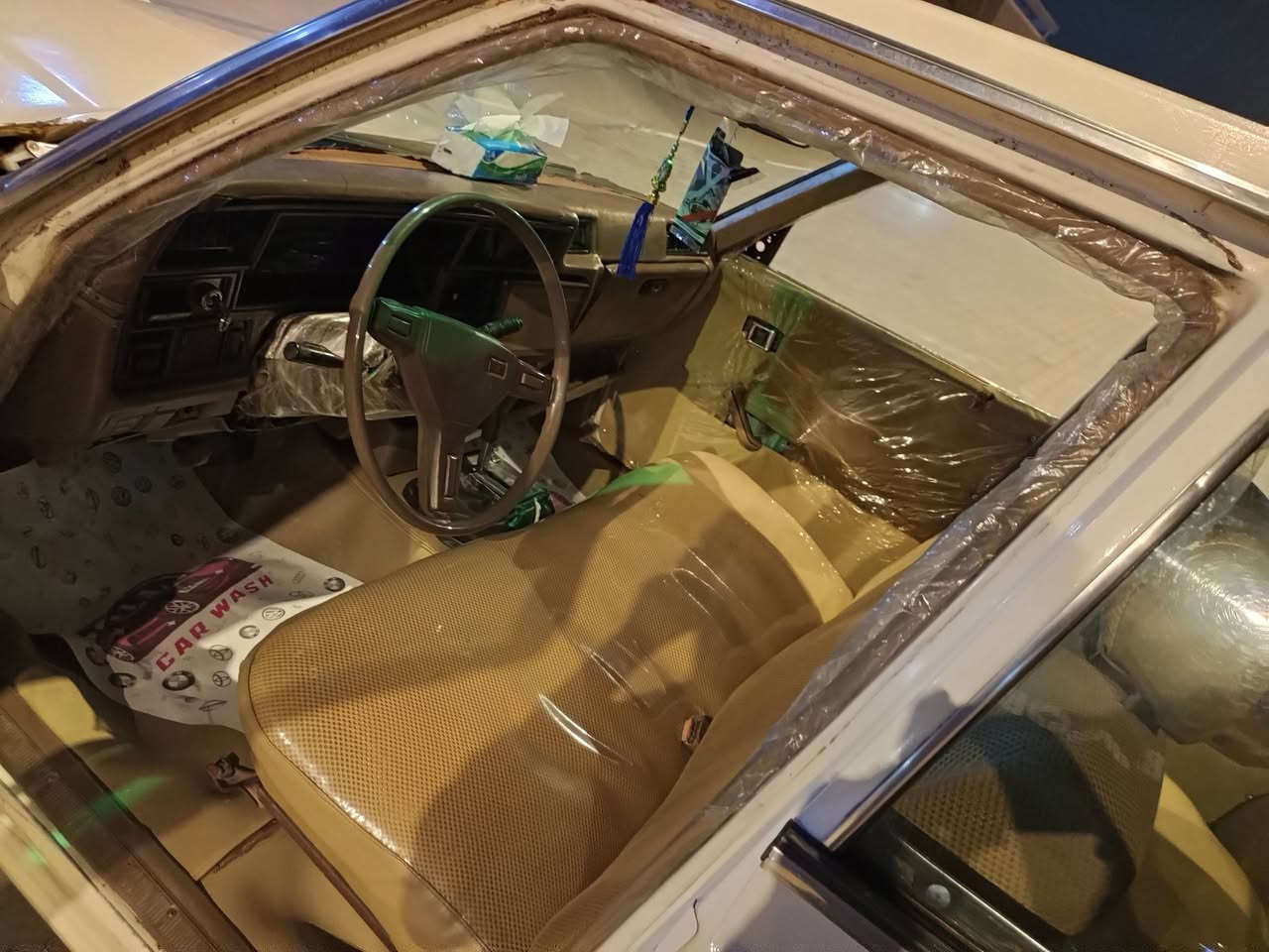 سلام عليكم كراون 81 لبيع كير ومكينه فيفيتي بطه جدد مكينه لا دخنه ولا تبخير ولا تنقيص كير جديد حداديه 100/100 ستوه نافضها تايرات جدد تبريد ثلج منضومه جديده دواخلها جدد مدوشمه ستوه كله نايلون ستيرن ماي مرشوشه لجماليه بدون ضربه ارقام نكليزي سنويه جديده عندي وكاله عامه شوكت ماتريد احولك سياره جديده وين ماتريد تطلع بيها كهربائيات كلها شغاله شاشه مسجل سياره تخبل   لبيع او لمراوس مكاني بصره شط لعرب رقم لهاتف ***********
