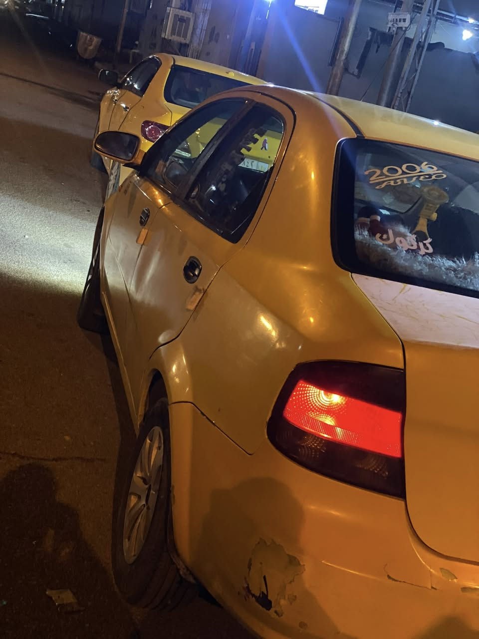 السلام عليكم افيو موديل ٢٠٠٦ مشروع وطني بسمي تريد تحويل تريد وكاله بطاقه بانزين بيها  
كير ومحرك كورلا ٩٦ شرط 
رقم إنكليزي مبدل بيها جاملغ بس بدون دواخل 

السياره يحتاج لها صبغ ودوشمه  شويه ترتيب باقي مابيها شي تبريد مايشتغل تدفئه شغاله 

السعر ٤٠ ورقه بيه مجال للشراي 

رقم تلفون ***********
